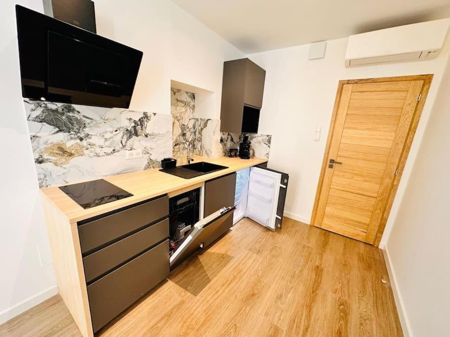 Les Appartements De Nana 4 - Studio Hypercentre, Rue Meynadier, Palais & Plage, Clim, Wifi Cannes Esterno foto